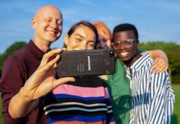 Fairphone 3   launch campaign   group selfie  medium